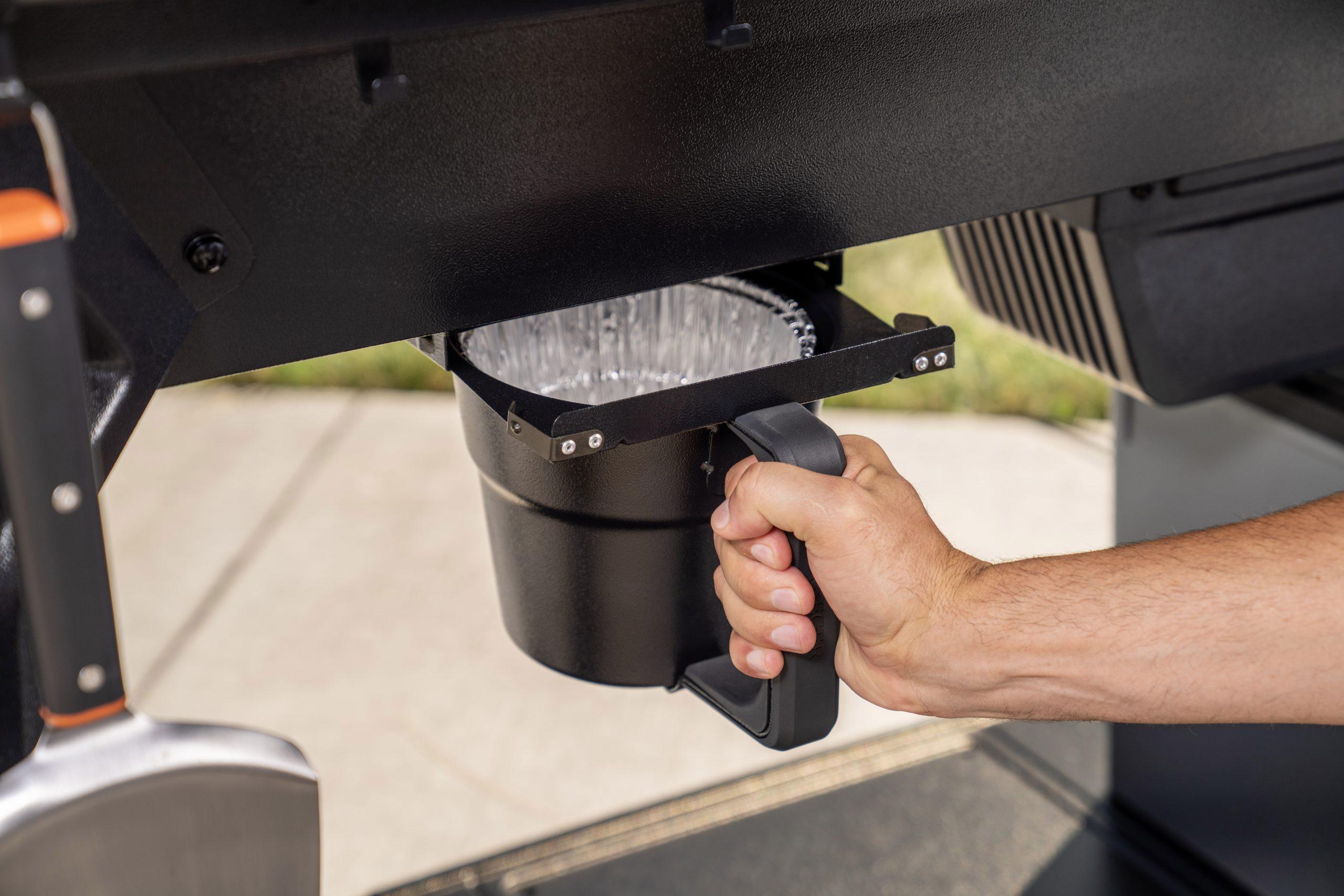 Traeger Woodridge Pro Pellet Grill - Image 5