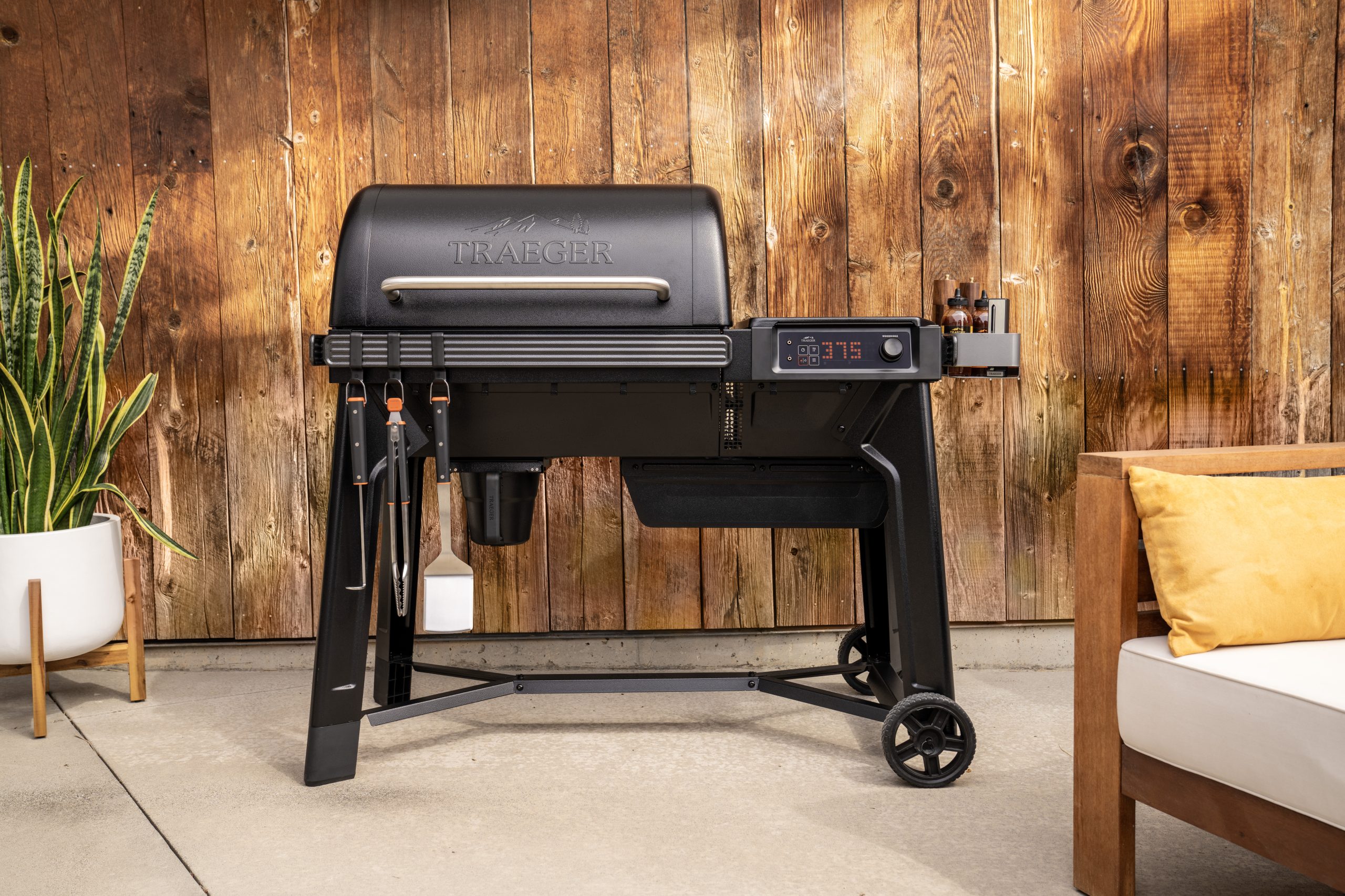 Traeger Woodridge Pellet Grill - Image 2